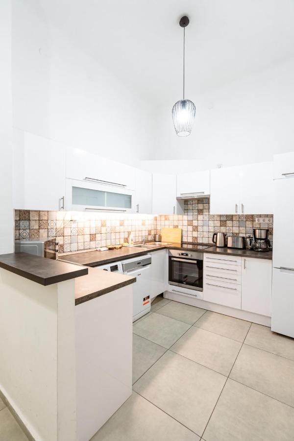 Szasz Apartment Villa 2 next to Buda Castle district Budapest Esterno foto